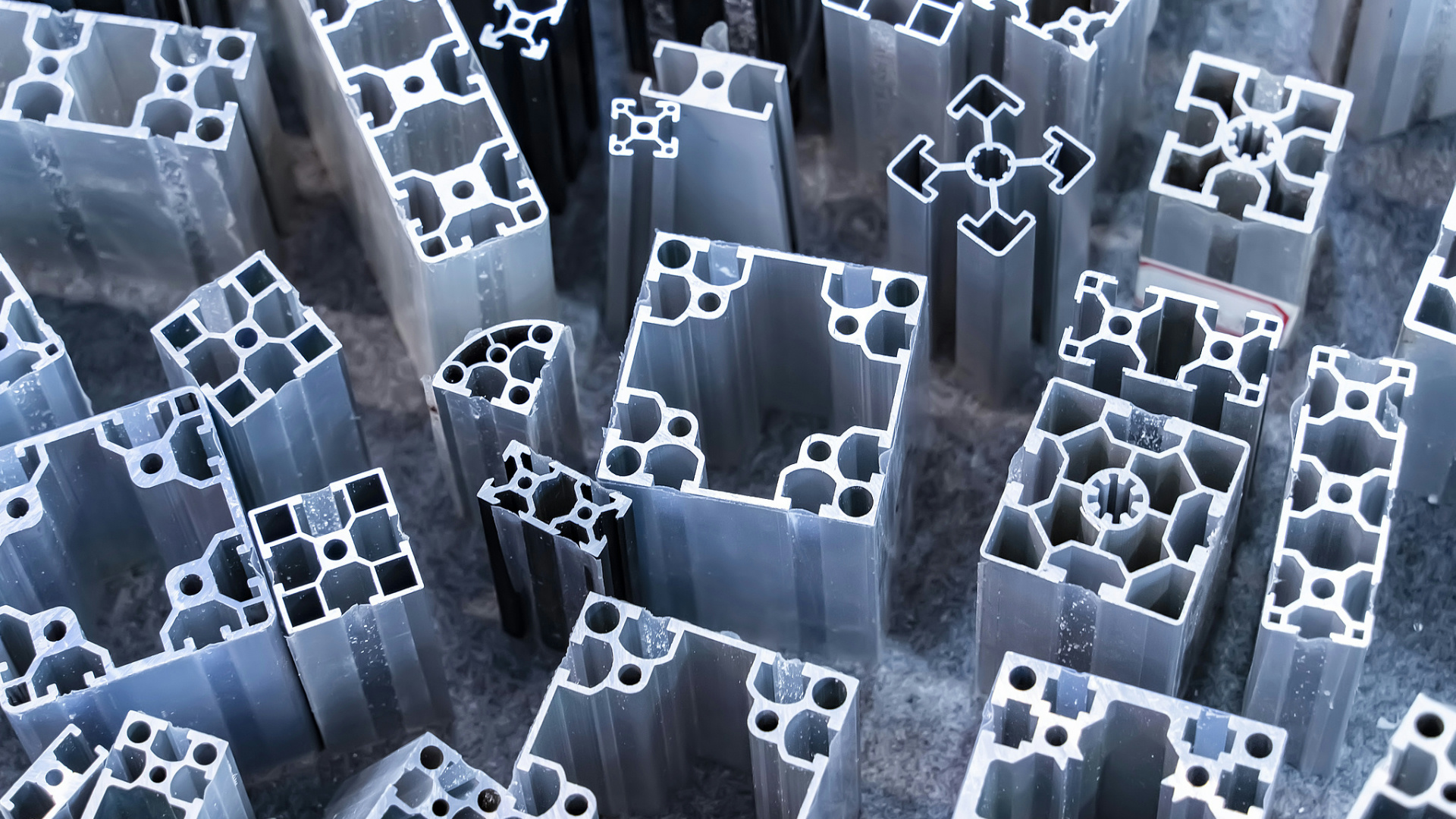 The Real Cost Showdown: Direct vs. Indirect Aluminum Extrusion Presses